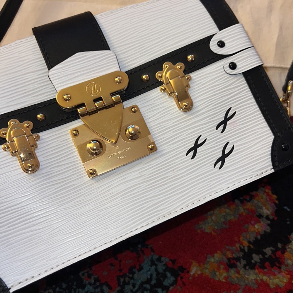 Louis Vuitton Black & White Epi Leather Trunk Clutch with Dustbag - Picture 4 of 10